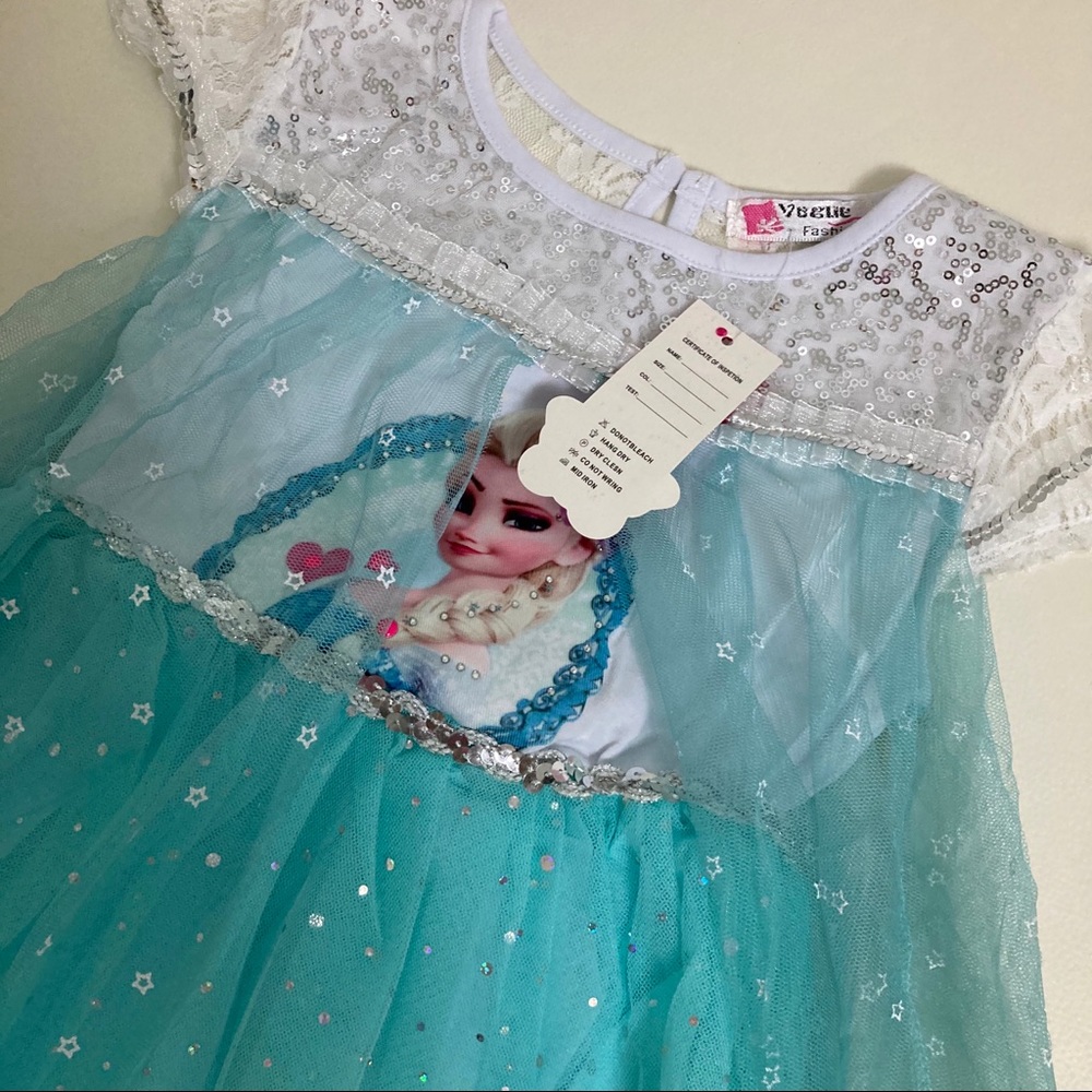 Frozen Elsa Sparkly Cute Dress with Cape - Picture 8 of 12